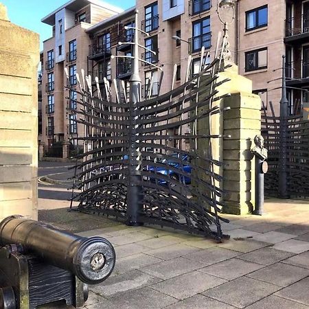 Apartmán Waterfront Living In Leith With Free Parking! Edinburgh Exteriér fotografie