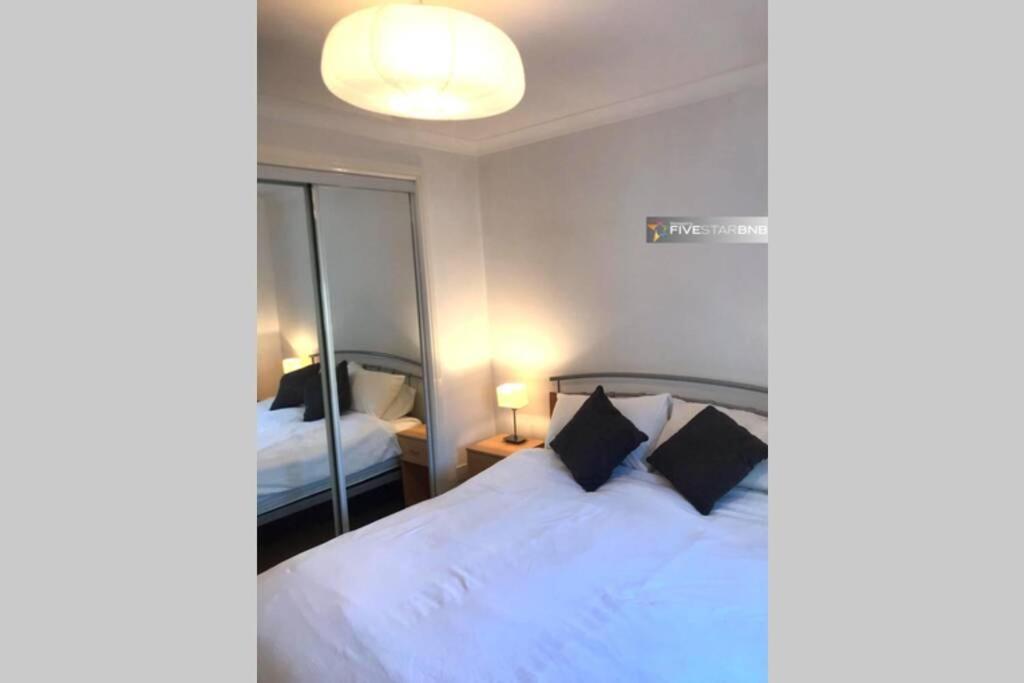 Apartmán Waterfront Living In Leith With Free Parking! Edinburgh Exteriér fotografie